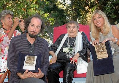 Fernanda Pivano con Vinicio Capossela e Dori Ghezzi nel 2007